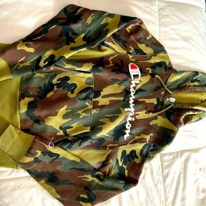 Green camouflage champion hoodie size small